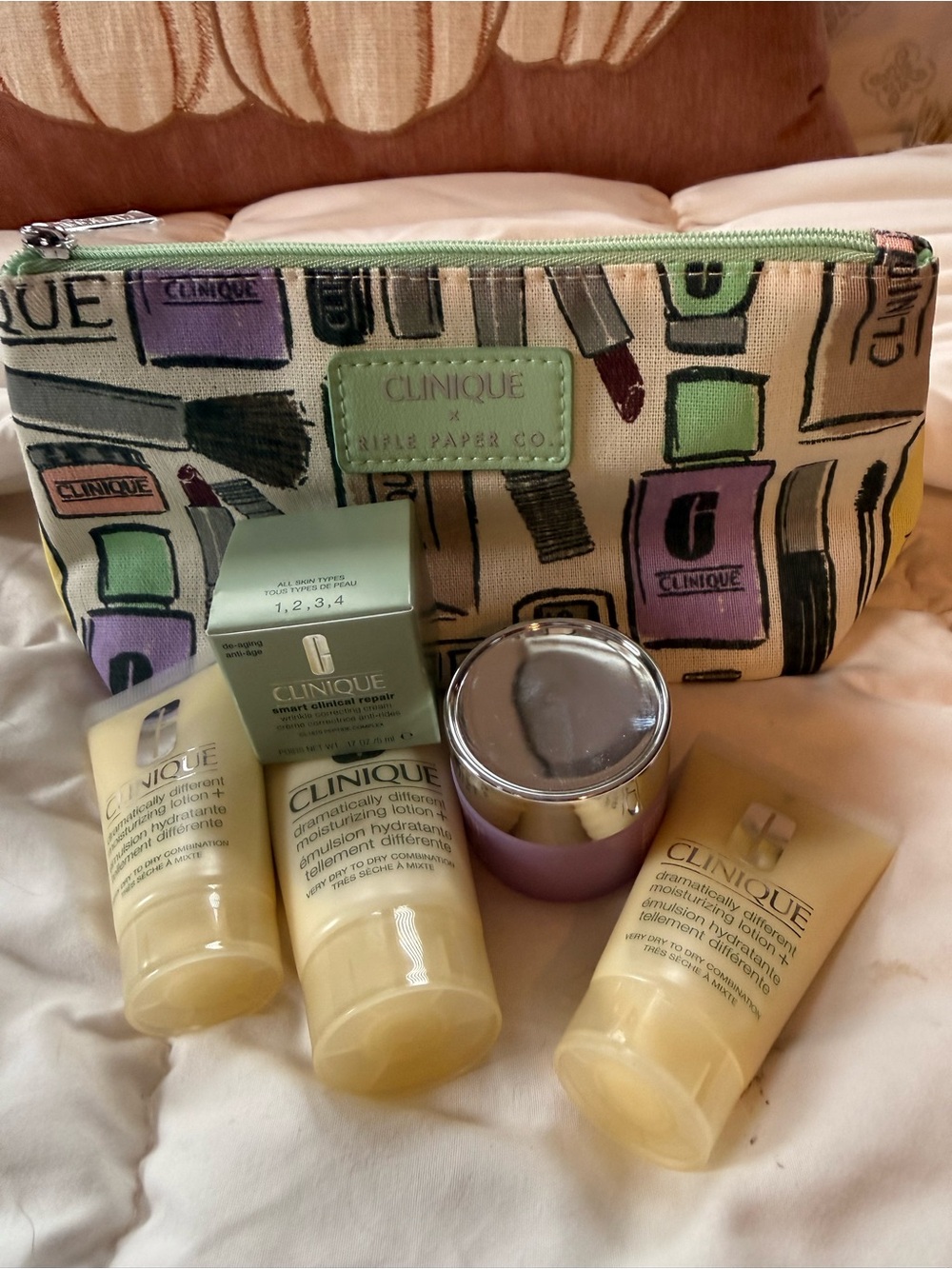 Clinique Yellow & Light Green Travel Moisturizing Set with Cosmetic Pouch